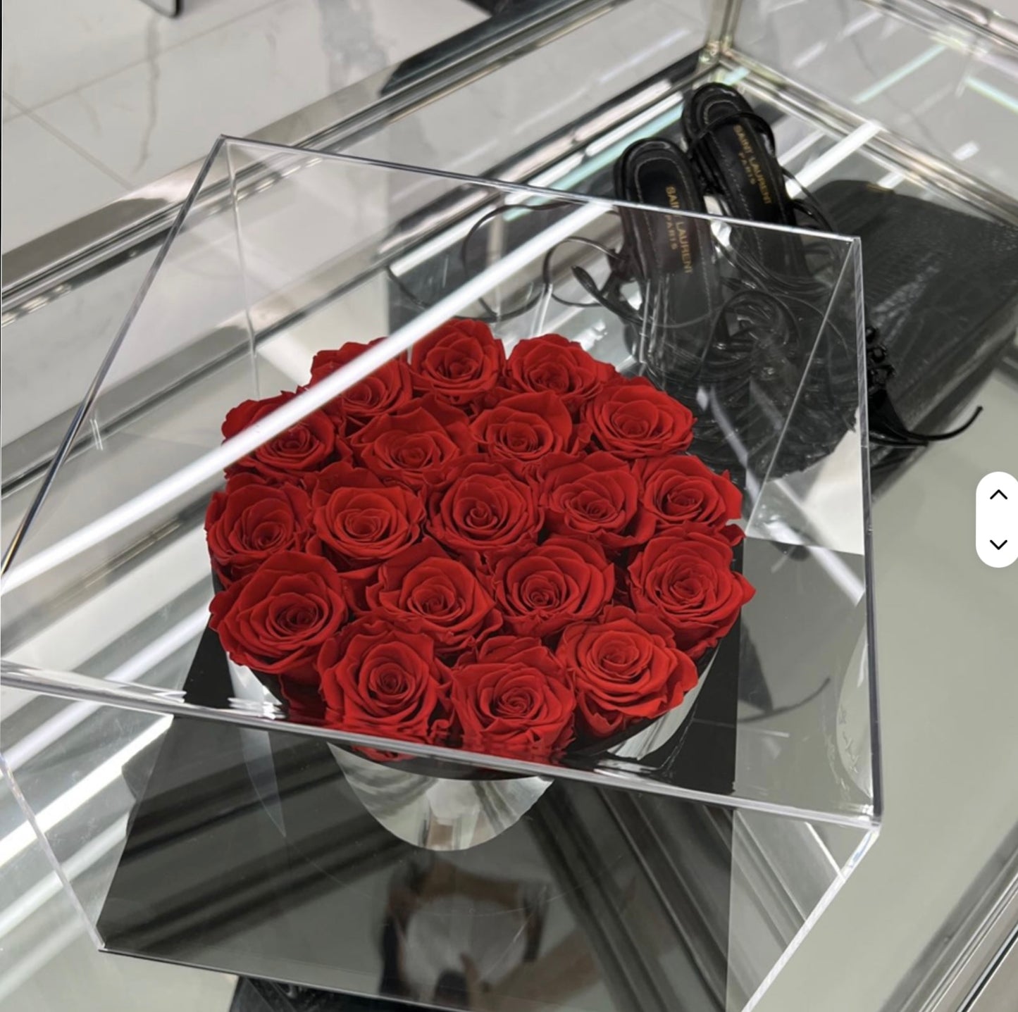 Luxueuze Eternal Rose Box – 19 Rode Rozen in Chrome Vase